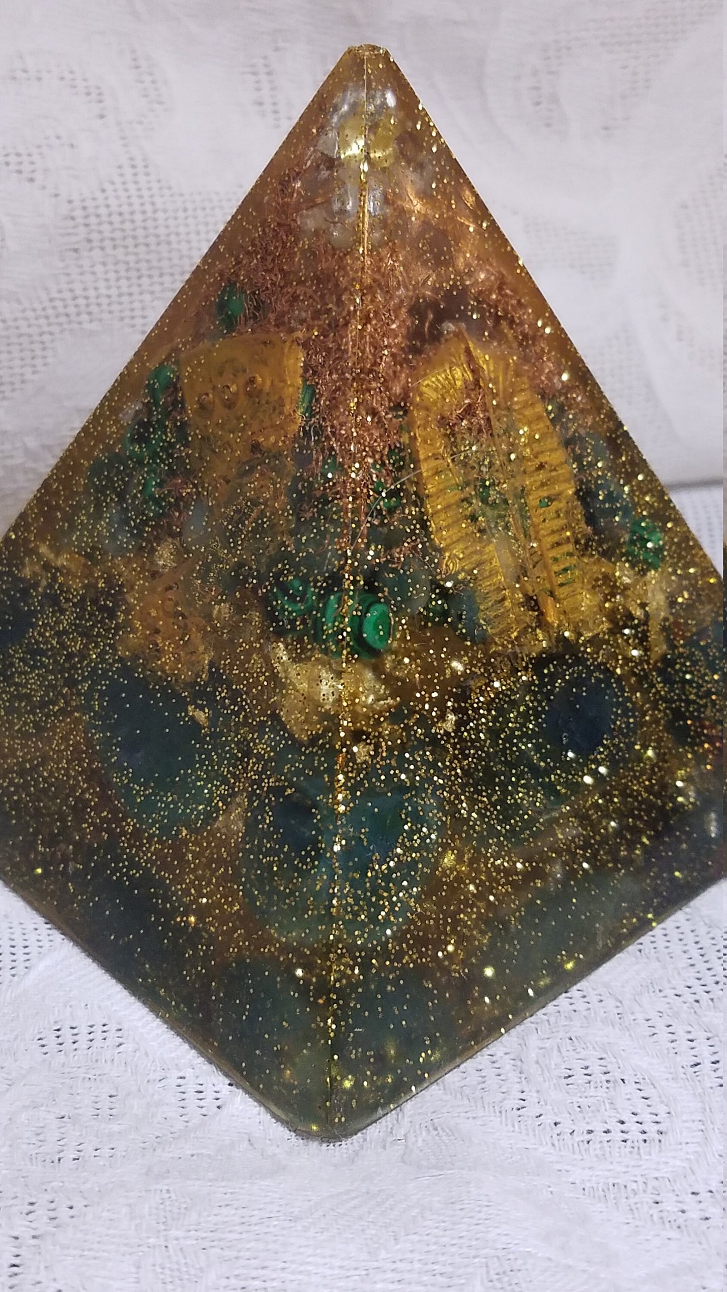 Small Pyramid / Orgone