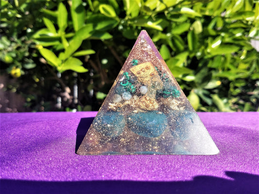 Small Pyramid / Orgone